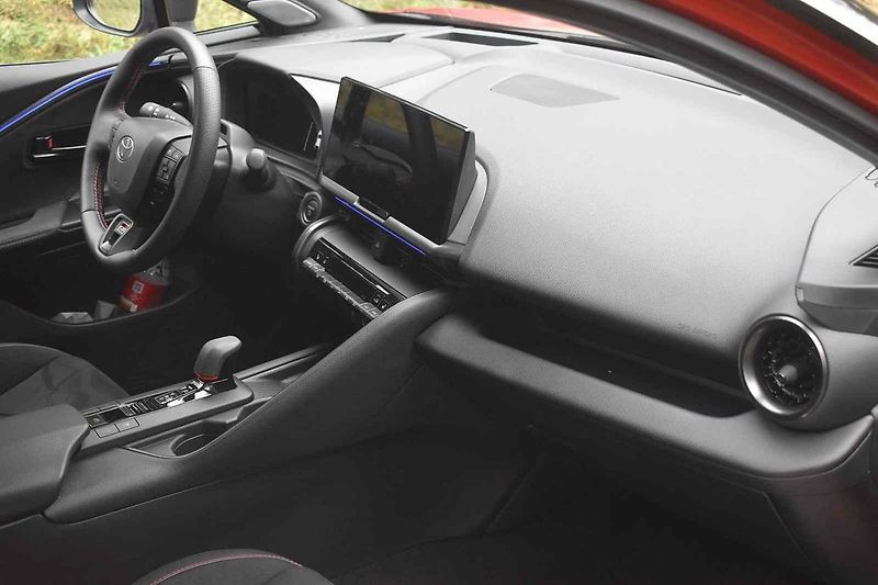 Toyota C-HR ve druhé generaci je opravdu pohledný vůz