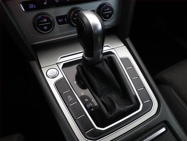 Volkswagen Passat (2015) Comfortline 2.0 TDI, Automat - fotka 11 z 17