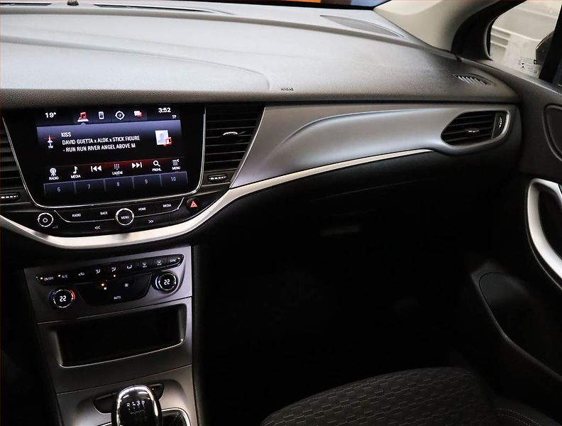 Opel Astra (2019) 1.6 CDTI, Serv.kniha, Navi - fotka 8 z 17
