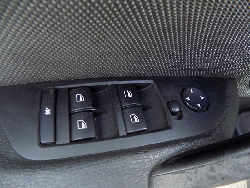 BMW X1 (2012) 18d/xDrive/Bi-xenon/ČR/ - fotka 20 z 35