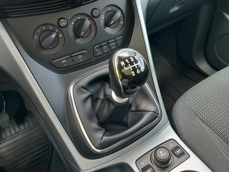 Ford C-MAX (2013) 1,6i NAVI VYHŘ.SED,BEZ KOROZE! - fotka 30 z 46