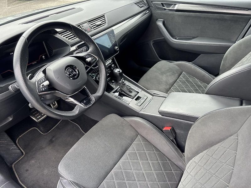 Škoda Superb (2023) Combi 2.0 TDI DSG Sportline - fotka 7 z 33