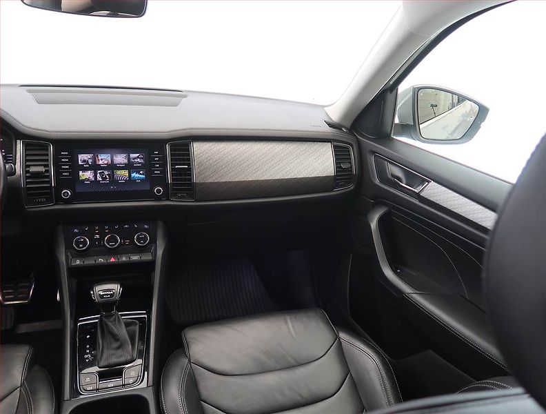 Škoda Kodiaq (2022) Style 2.0 TSI, digi klima - fotka 8 z 29