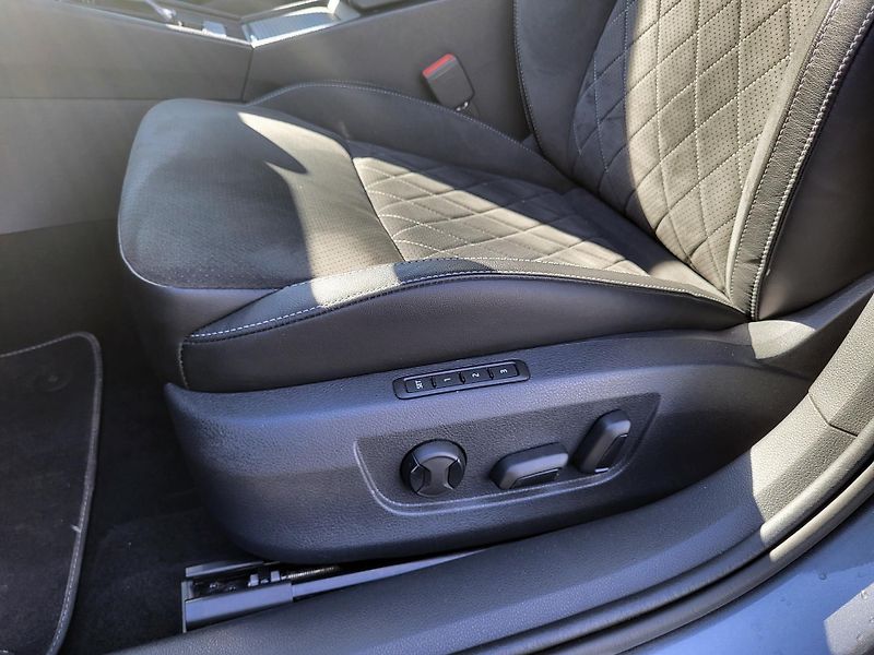Škoda Superb 2.0 TDi DSG 4x4 SPORTLINE - fotka 27 z 46