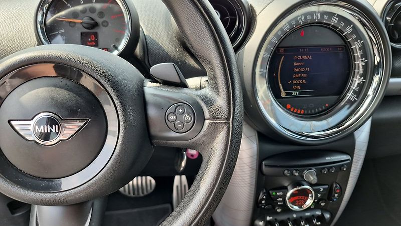 Mini Cooper 2,0 SD ALL4 - fotka 15 z 25