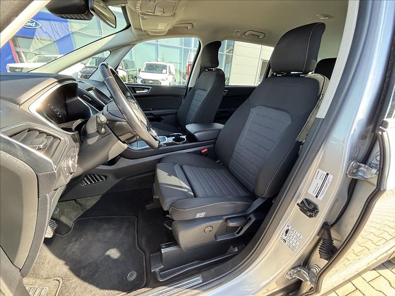Ford Galaxy 2,5 Hybrid eCVT Titanium 140kW - fotka 18 z 37