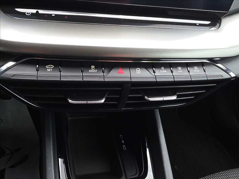 Škoda Octavia 1,0 1,0TSi 81KW Ambition DPH - fotka 21 z 42