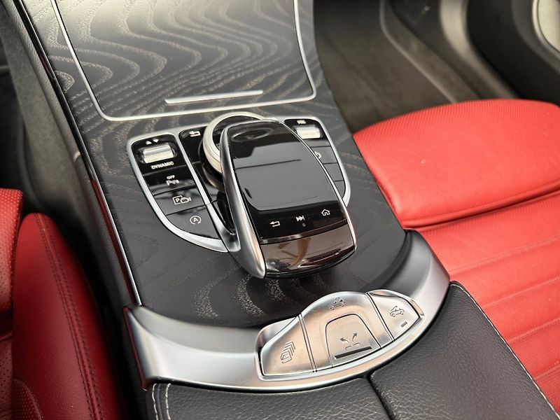 Mercedes-Benz Třídy C (2020) 300d AMG 180 kW - fotka 25 z 33