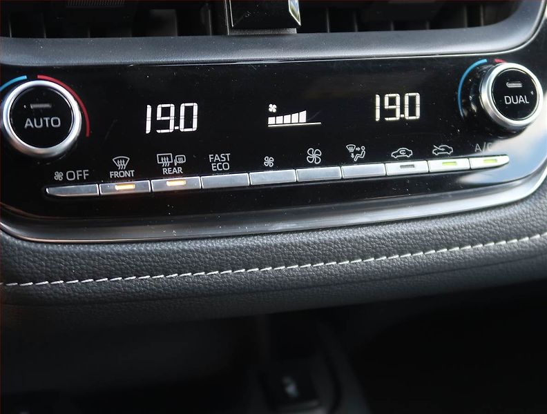Toyota Corolla (2019) Comfort 1.8 Hybrid, Automat - fotka 18 z 23