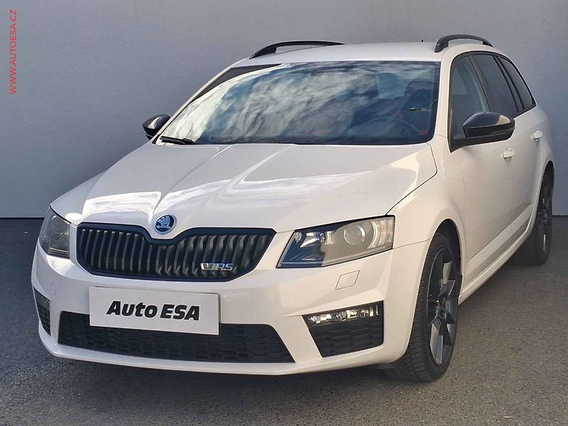Škoda Octavia (2016) 2.0TDi, ČR, RS, bixen, kůže - fotka 3 z 13