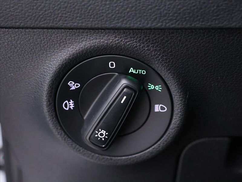 Škoda Karoq 2,0 TDI DSG 4x4 Sportline DPH - fotka 19 z 41