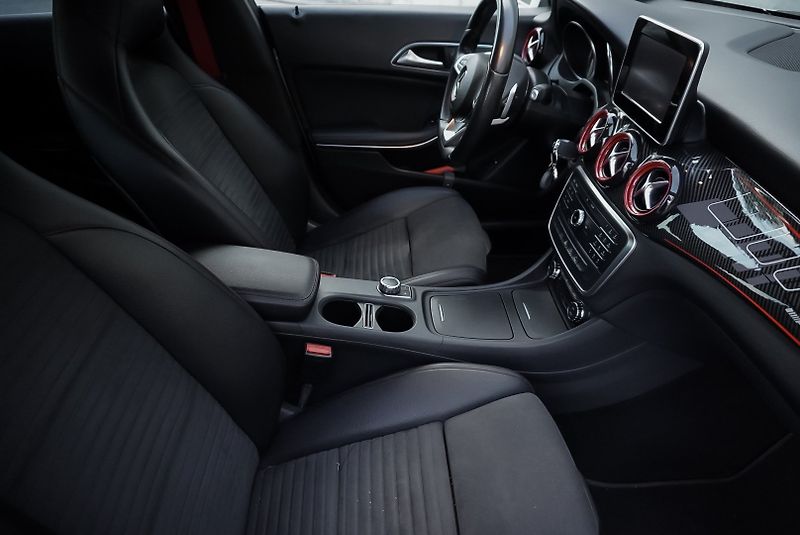Mercedes-Benz CLA 250 160kW AMG - fotka 21 z 31