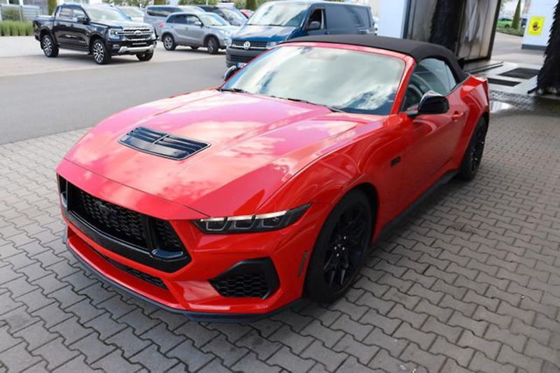 Ford Mustang (2026) 5.0 Convertible MagneRide Nite - fotka 5 z 22