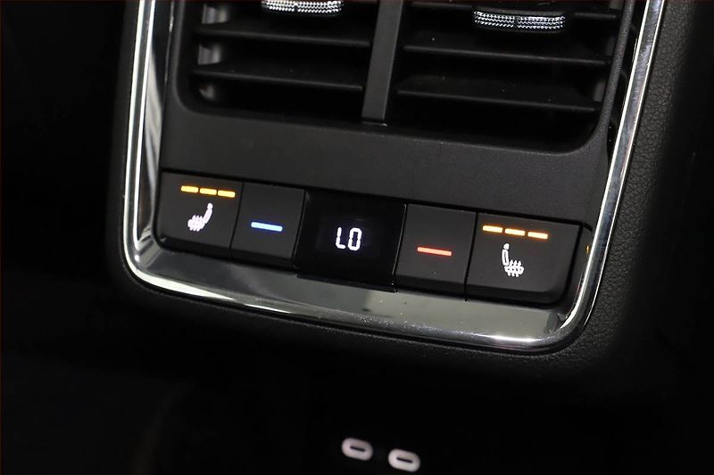 Škoda Enyaq (2021) 60 (62 kWh), SoH 93% - fotka 16 z 22