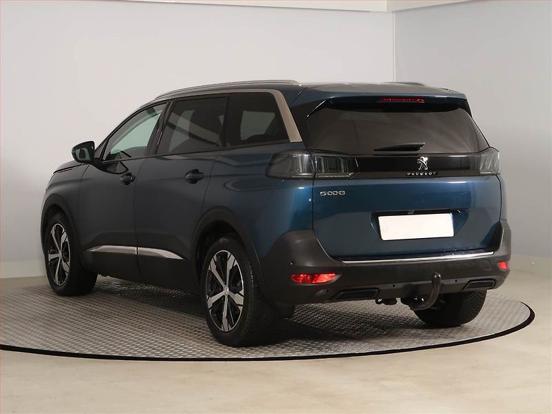 Peugeot 5008 (2022) 1.5 BlueHDi - fotka 4 z 23