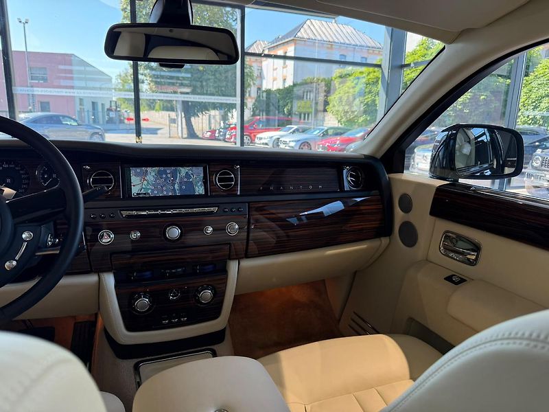 Rolls-Royce Phantom - fotka 7 z 31