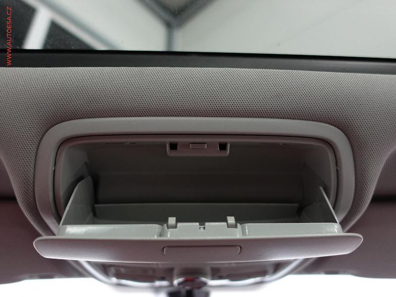 Volkswagen Tiguan (2012) 1.4TSi, Spoert, bixen, panor - fotka 19 z 22