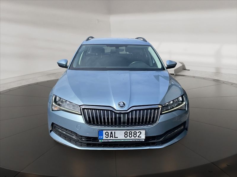 Škoda Superb 2,0 TDI Style AT - fotka 2 z 11