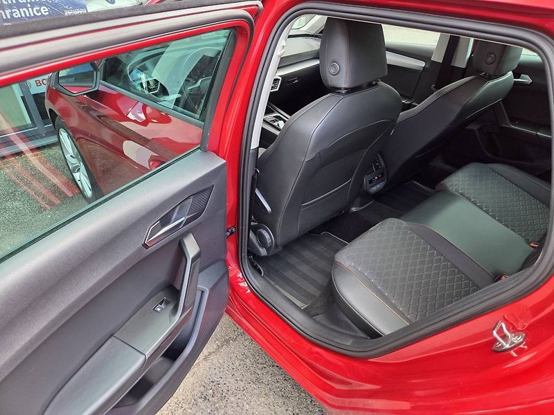 Seat Leon ST 2.0 TDI DSG FR - fotka 29 z 40