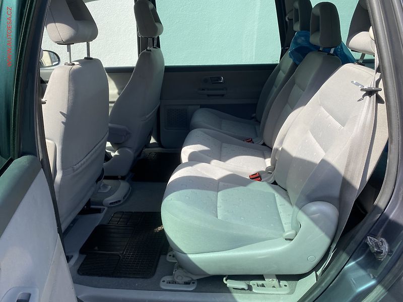Volkswagen Sharan (2007) 2.0i, Klima, park.asist - fotka 10 z 15