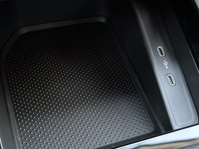 Škoda Kamiq 1.0TSi 116PS LED V.Cockpit 2Z. - fotka 23 z 30