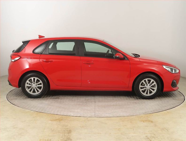 Hyundai i30 (2019) 1.4 CVVT, Serv.kniha, Tempomat - fotka 6 z 17
