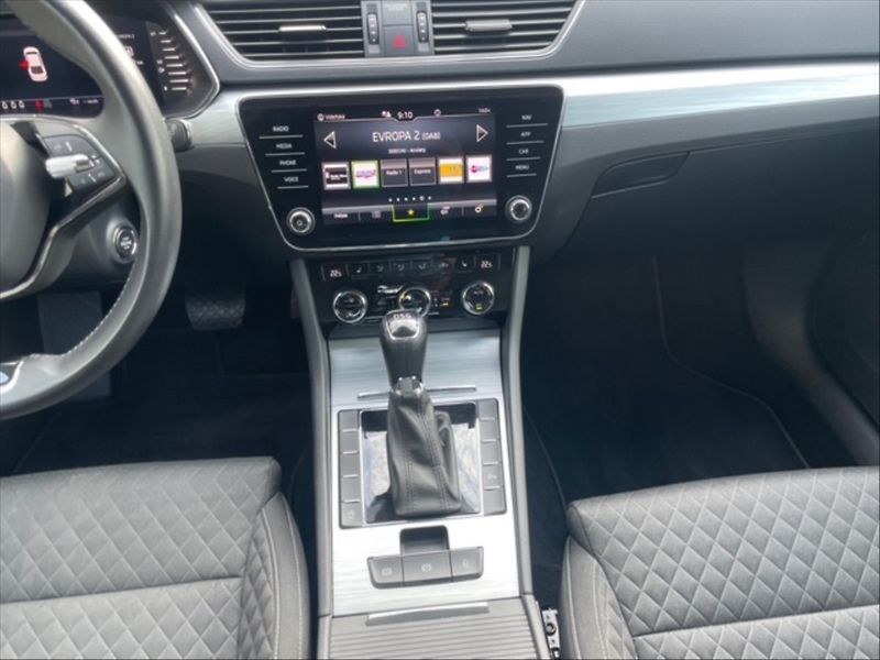 Škoda Superb 2,0 TDI 110 Ambition AT - fotka 10 z 11