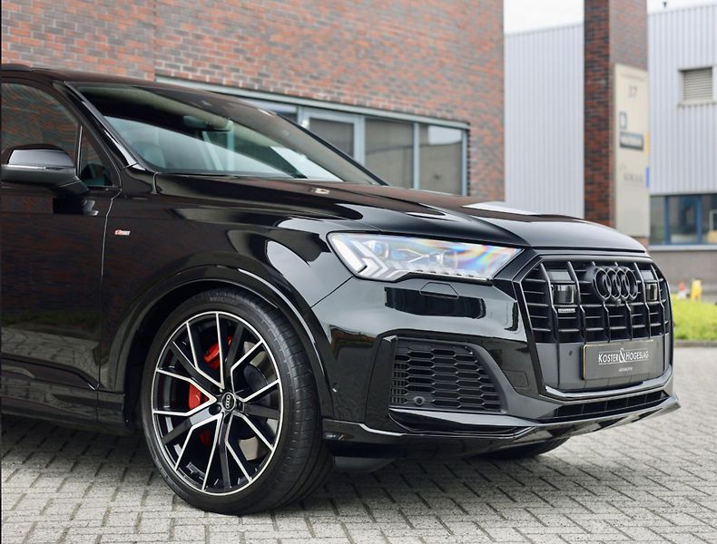 Audi Q7 (2022) 60 TFSIe Quattro Competition - fotka 6 z 42