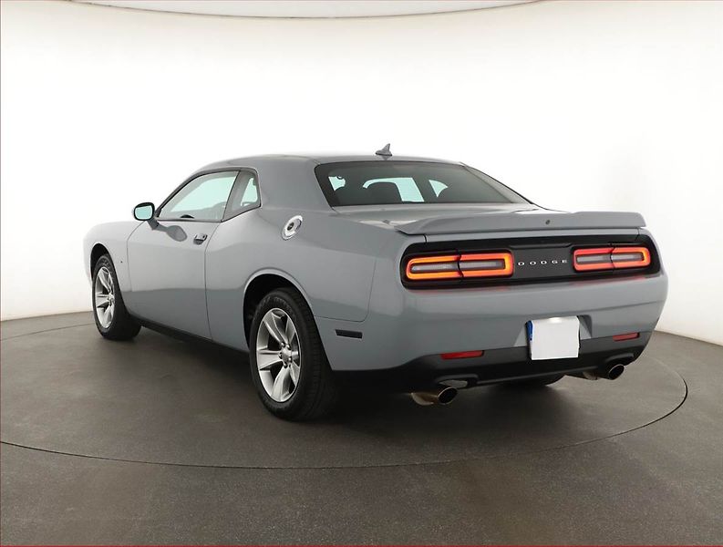 Dodge Challenger (2022) 3.6 V6 - fotka 4 z 21