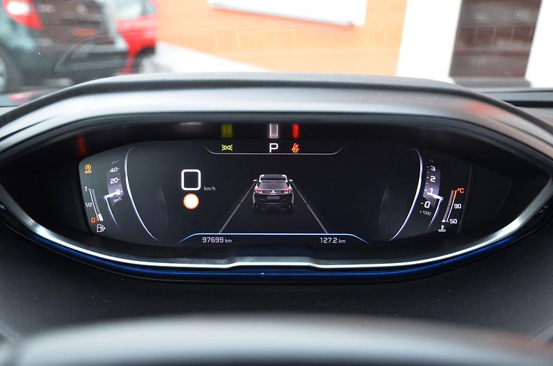 Peugeot 3008 (2023) 1.5 HDi 96kW AT8 Allure / LED - fotka 27 z 38