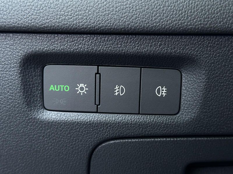 Škoda Octavia RS 2.0 TSi 180kW Matrix-LED V. - fotka 16 z 52