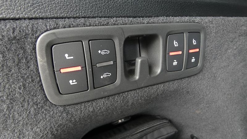 Audi Q7 50 TDI quattro Tiptronic S lin - fotka 24 z 26