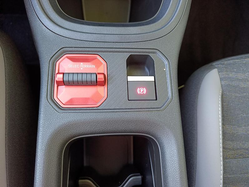 Jeep Avenger (2026) Longitude 1.2 Turbo e-Hybrid - fotka 23 z 24