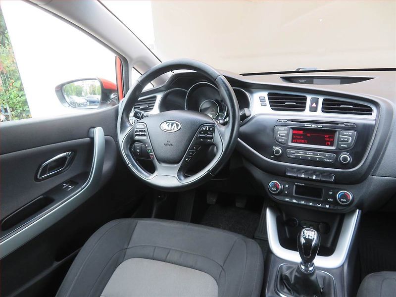 Kia Pro_Ceed (2013) 1.6 GDI, Serv.kniha, Tempomat - fotka 7 z 15