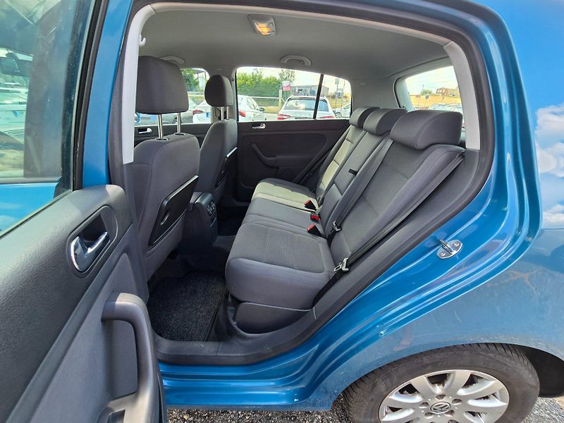 Volkswagen Golf Plus (2005) 1.6 FSI Trend DSG - fotka 12 z 23