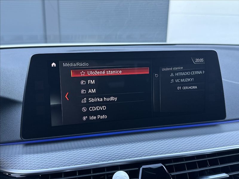 BMW Řada 5 3,0 530d 265PS  M Performance - fotka 33 z 54