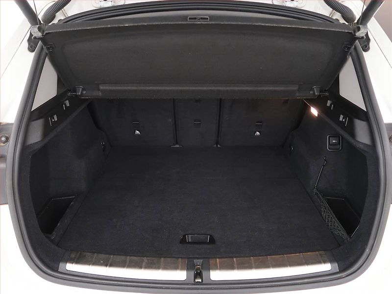 BMW X1 (2016) sDrive18d, Automat, Kůže - fotka 14 z 21