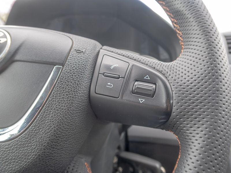 Škoda Octavia (2011) ČR 2.0TDI 103KW – VÝHŘEV - fotka 16 z 42