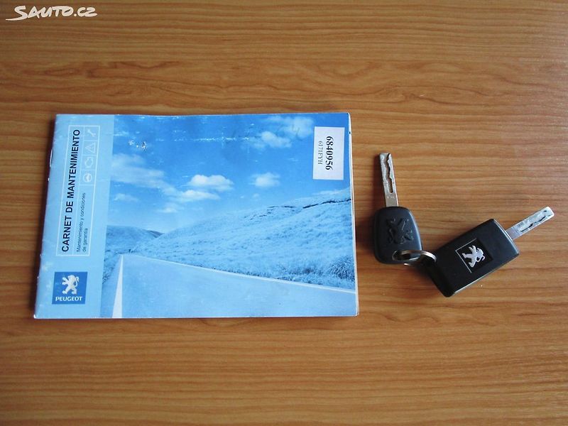 Peugeot 207 1,4 - 54KW + BATERIE - fotka 17 z 19
