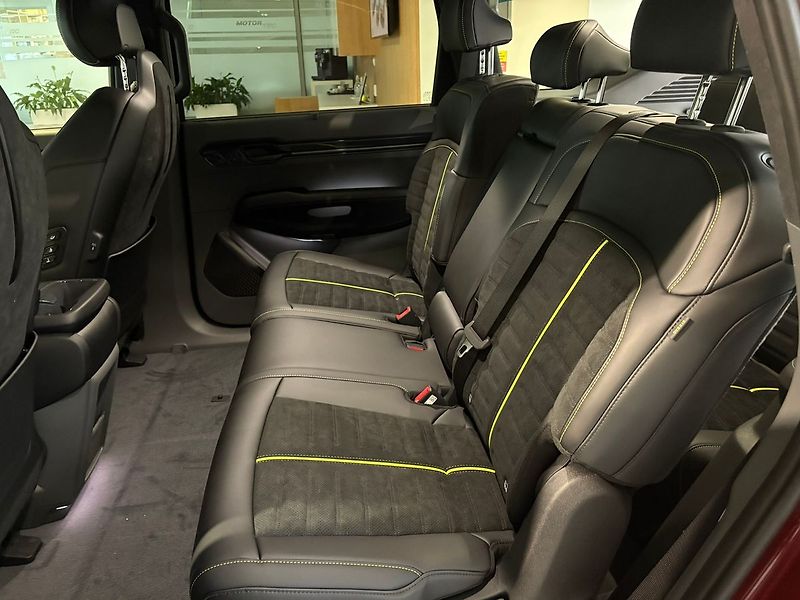 Kia EV9 (2026) 7P 4x4 GT 374 KW + 99,8 KWH (2 - fotka 7 z 25