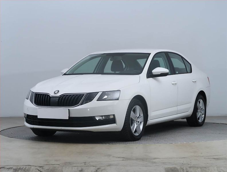 Škoda Octavia (2018) 1.6 TDI, Tempomat - fotka 2 z 14