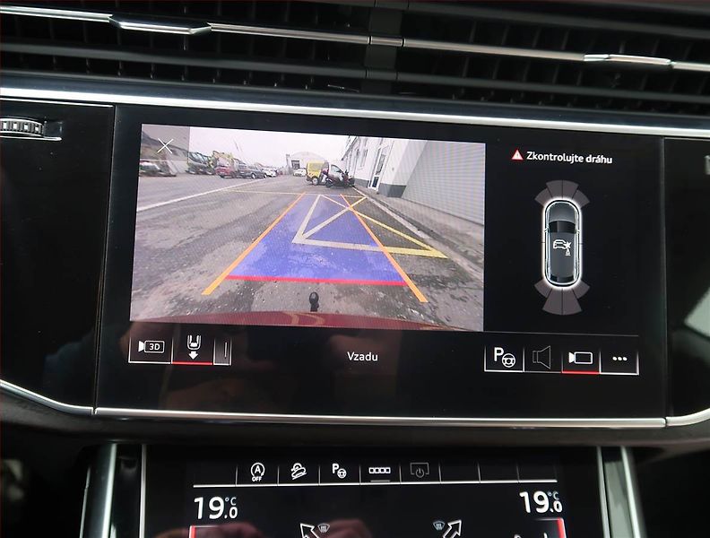 Audi Q8 (2021) 50 TDI - fotka 19 z 24