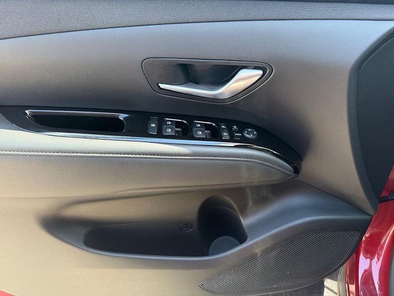 Hyundai Tucson (2022) 1,6 CRDi 100 kW SMART 4x4 - fotka 14 z 24