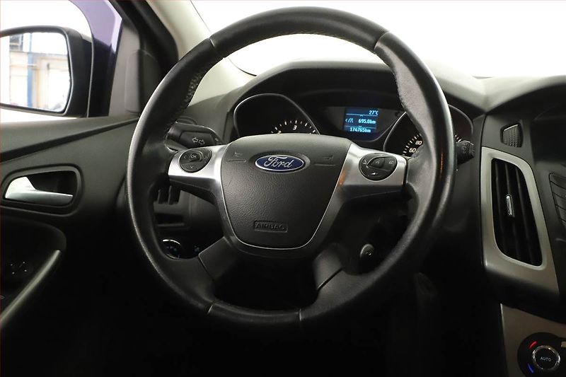 Ford Focus (2013) 1.6 TDCi, Park. senzory - fotka 15 z 16