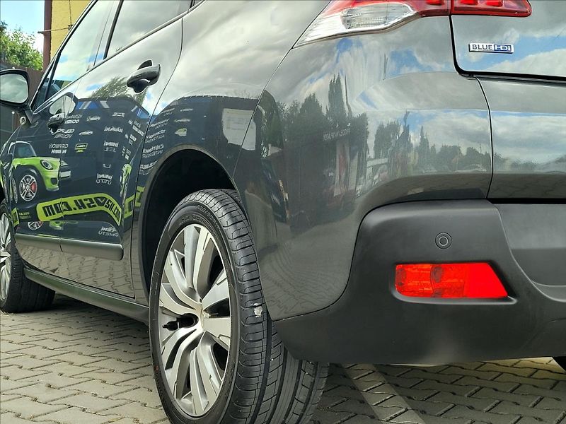 Peugeot 3008 1,6 b-HDi NAVi*SERV.KNÍŽKA* - fotka 41 z 43