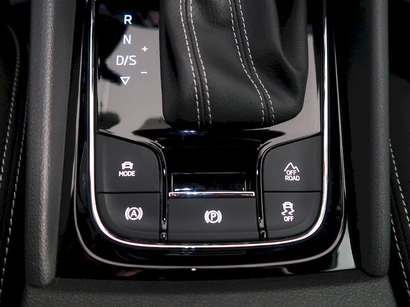Škoda Karoq (2021) SPORTLINE 2.0TDI 110KW 4x4 DSG - fotka 35 z 43