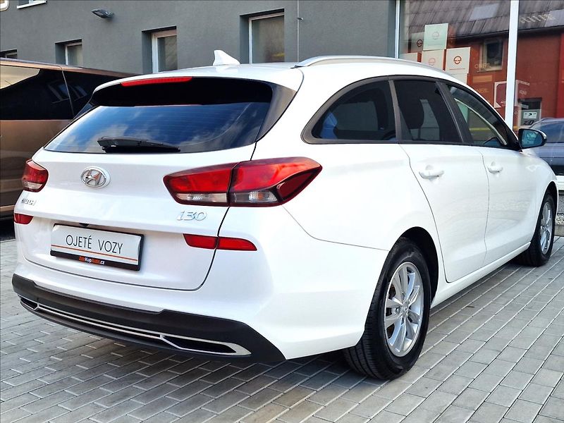 Hyundai i30 1.0 T-GDI Comfort,ČR,1.Maj. - fotka 10 z 50