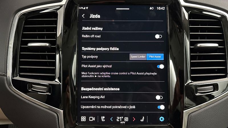 Volvo XC90 2.0 B5 AUT AWD Plus Bright - fotka 28 z 30
