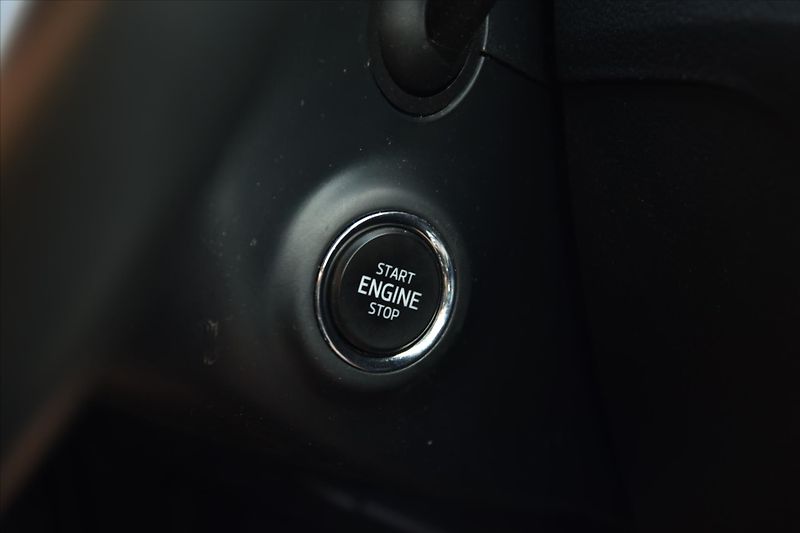 Škoda Superb 2.0TDI STYLE TAŽNÉ 1.MAJ. ČR - fotka 17 z 27