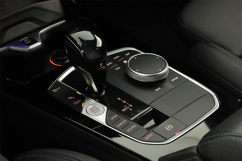 BMW Řada 2 (2021) Sport Line 218d - fotka 10 z 20
